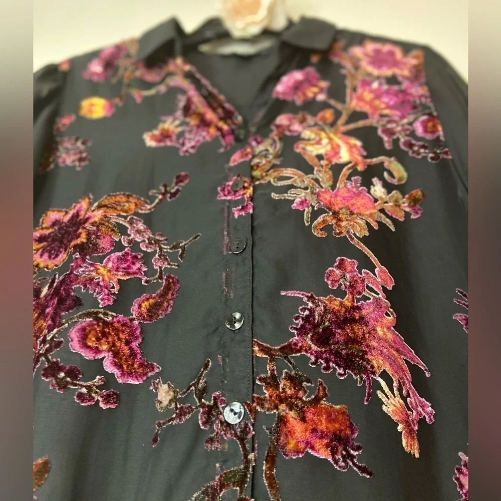 Roz & Ali~Sheer Black Fabric~Crushed Velvet Floral Design~Long Sleeves~Size S - Picture 5 of 10